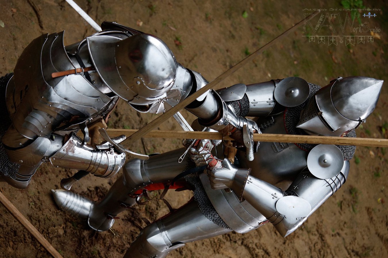 Zbroja kopijnicza na pocztek XV wieku w akcji. Zdjcie autorstwa https://www.facebook.com/reenactmentartworkstudio/ /Early XV c. armour set for jousting purpose in action. Photo made by https://www.facebook.com/reenactmentartworkstudio/