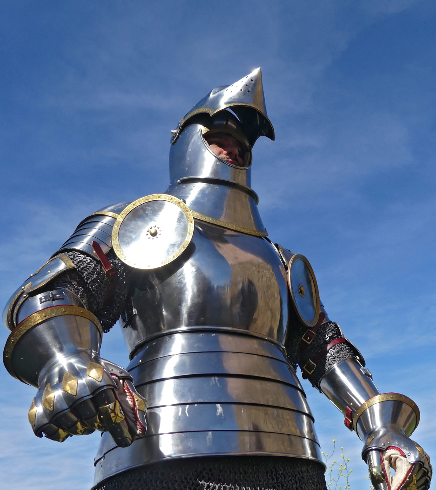 Armour for the beginning of the XV century mainly inspired by depictions from the Altar of St. George of the Valencian school, circa 1410. Spanish armour reproducted from medieval art, worn by my Spanish customer on Spanish soil - it's a wonderful compilation of circumstances, which bring history back to life.