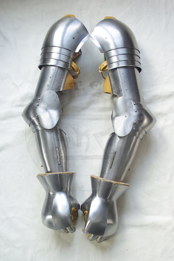 Pytowe osony rk koniec XIV wieku, pcztek XV./ Plate arm harness for late XIV c. - begin of XV c.