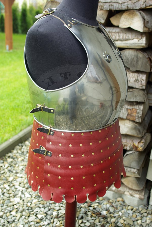 Kirys z kryt szorc wzorowany na nagrobkach niemieckich rycerzy: Beringera von Berlichinge 1377 oraz Voita von Rieneck 1379/Cuirass with covered fauld based on german knights effigies: Beringer von Berlichinge 1377 and Voit von Rieneck 1379 