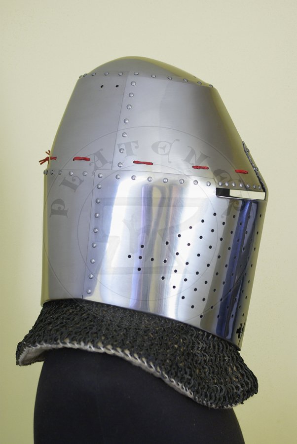 Hem wielki wzorowany na nagrobkach niemieckich rycerzy: Beringera von Berlichinge 1377 oraz Voita von Rieneck 1379/Great helm based on german knight effigies: Beringer von Berlichinge 1377 and Voit von Rieneck 1379