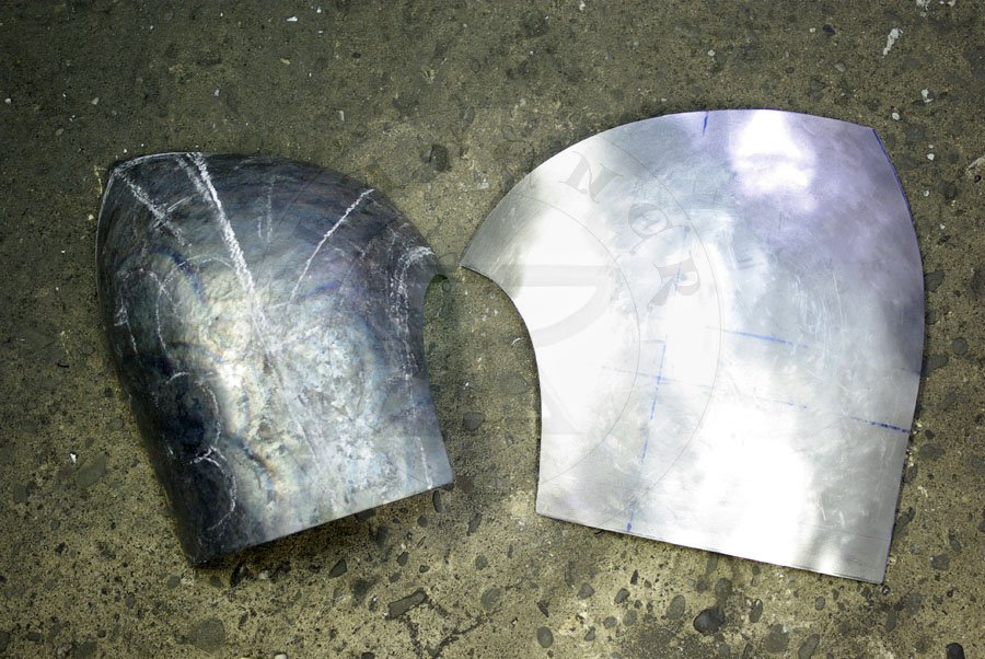 Hem w trakcie produkcji/Helmet during manufactur