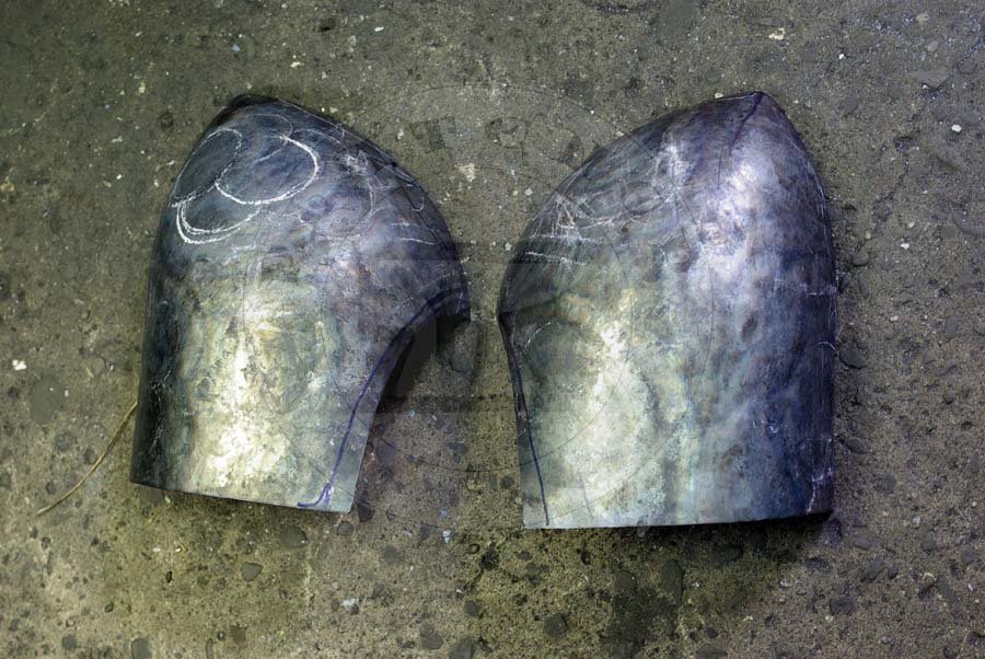 Hem w trakcie produkcji/Helmet during manufactur