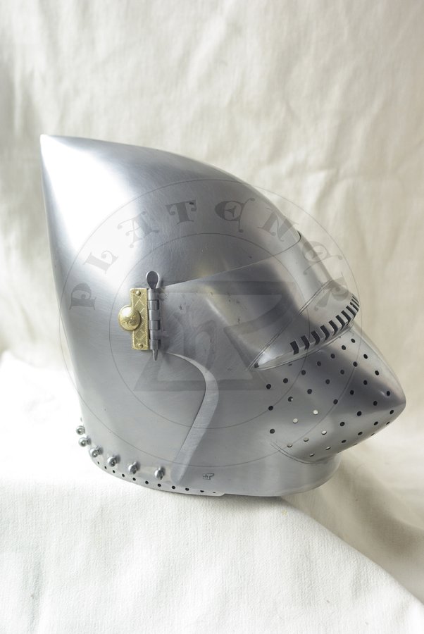 Przybica typu psi pysk/Visored bascinet