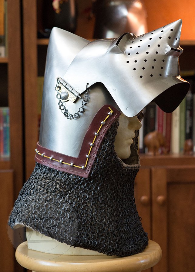 Przybica z zason typu psi pysk wzorowana na hemie CH16 z Churburga z dodatkow zason wzorowan na oryginale A69 z Wallace Collection./Visored bascinet based on helmet CH16 from Churburg with additional visor made in style of Wallace Collection A69.