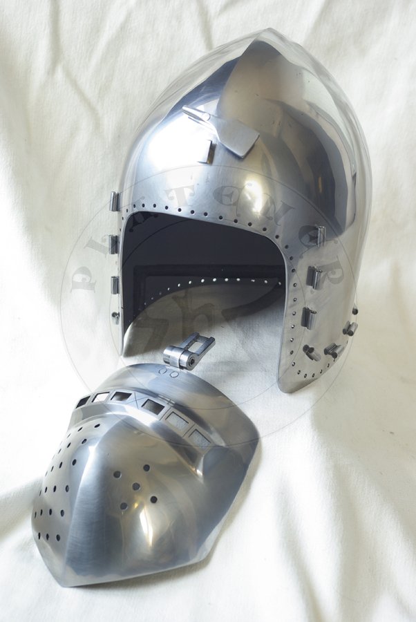 Przybica starszego typu - klappvisier, wzorowany na zabytku z Deutsches Historisches Museum, datowany na lata 1350-1370/Klappvisier bascinet based on helmet from Deutsches Historisches Museum, 1350-1370