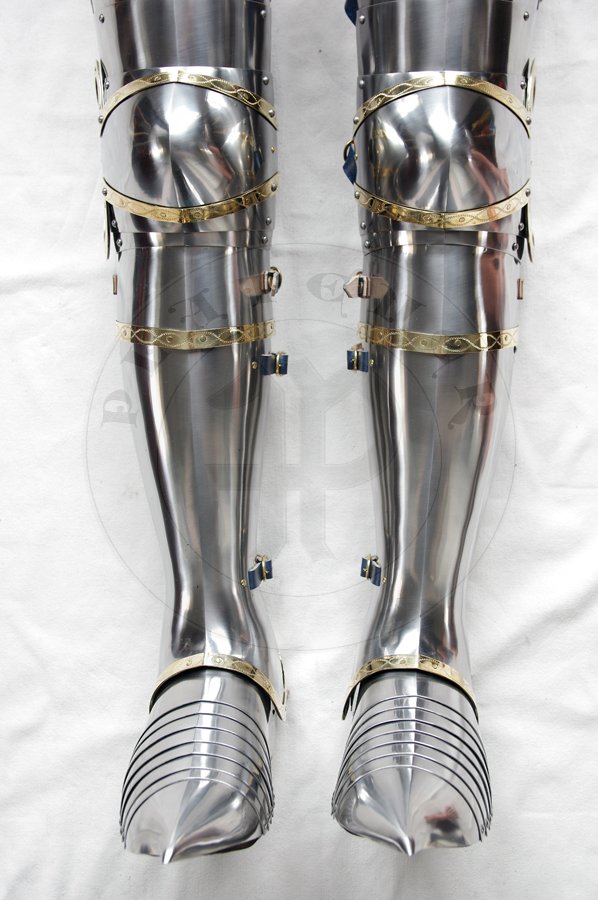 Pene bigwanty pytowe, datowanie 1380-1385 na podstawie BNF Franais 343 Queste del Saint Graal,Tristan de Lonois./Complete leg harness, dated 1380-1385 and based on BNF Franais 343 Queste del Saint Graal, Tristan de Lonois.