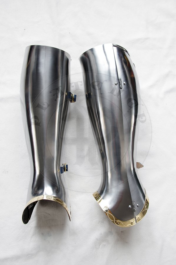 Pene bigwanty pytowe, datowanie 1380-1385 na podstawie BNF Franais 343 Queste del Saint Graal,Tristan de Lonois./Complete leg harness, dated 1380-1385 and based on BNF Franais 343 Queste del Saint Graal, Tristan de Lonois.