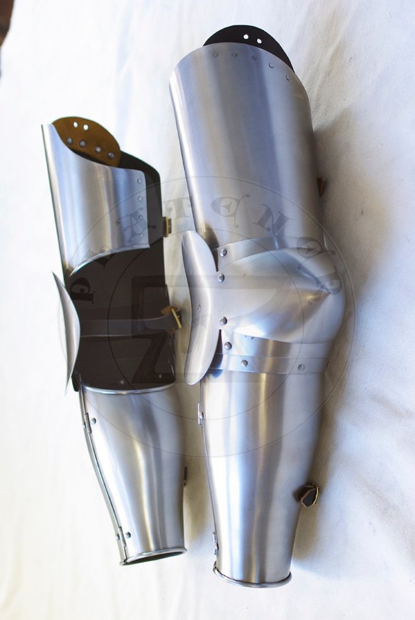 Pytowe osony rk koniec XIV wieku, pcztek XV./ Plate arm harness for late XIV c. - begin of XV c.