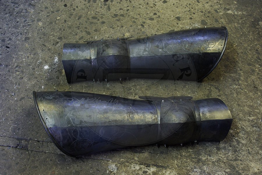 Pene bigwanty pytowe, pny XIV wiek - pocztek XV wieku./Complete leg harness, late XIV c. - begin of XV c.