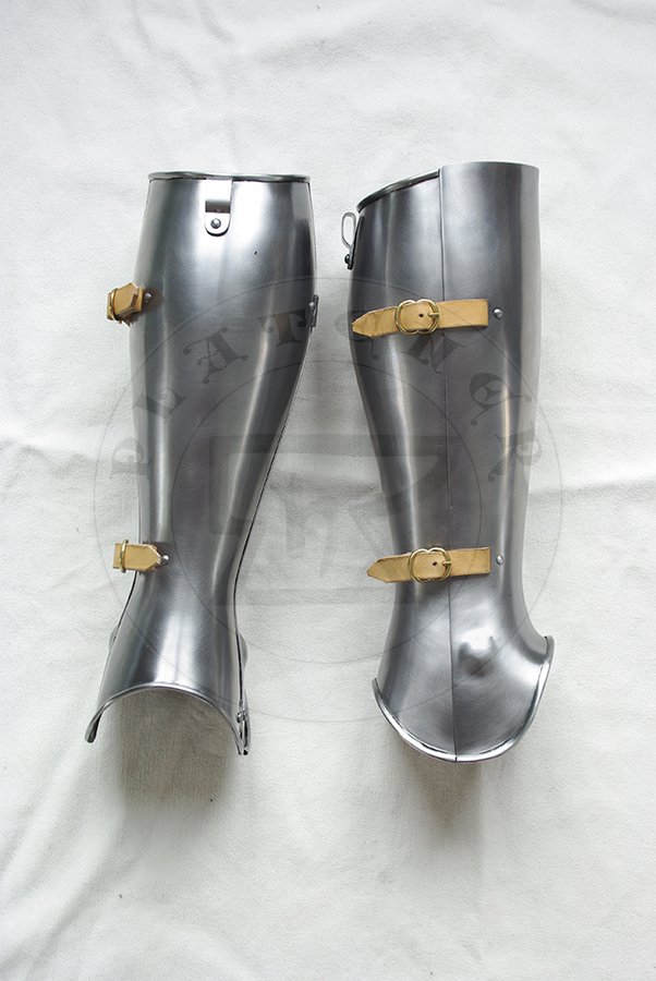 Pene bigwanty pytowe, pny XIV wiek - pocztek XV wieku./Complete leg harness, late XIV c. - begin of XV c.