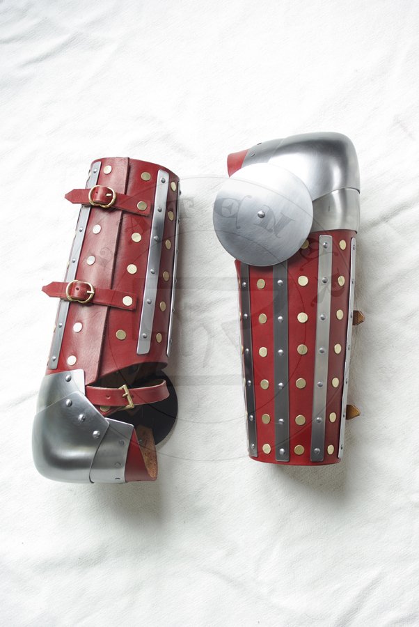 zbrojnikowe narczaki wzorowane na woskiej rzebie z koca XIV wieku